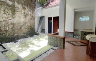 7-bedroom villa 295 m² in Ungasan for $308,000