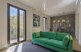 2-bedroom apartment 107 m² in Barcelona for 750,000 €