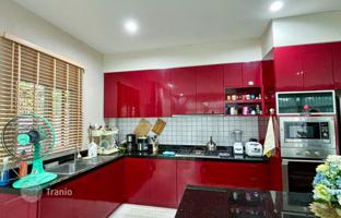 3-bedroom villa 190 m² in Pattaya for $304,000