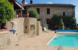 Historic two-level villa in Passignano sul Trasimeno, Umbria, Italy for 975,000 €
