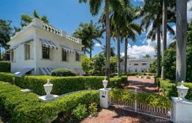 Spacious villa with a garden, a backyard, a pool, a relaxation area, terraces and a parking, Miami Beach, USA for 10,778,000 €