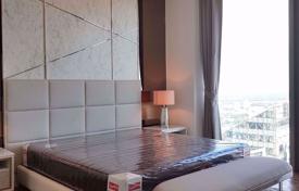 2-bedroom apartments in condo in Bang Rak for $4,600 per week
