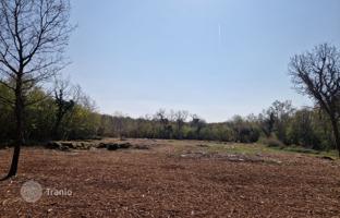 Land plot 2,768 m² in Porec for 170,000 €