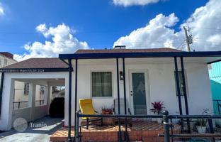 1-bedroom house 69 m² in Miami for $400,000