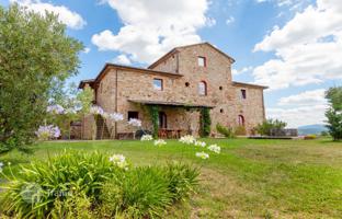 9-bedroom villa in Montecatini Val di Cecina. Price on request