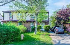 Terraced house – Scarborough, Toronto, Ontario,  Canada for C$947,000