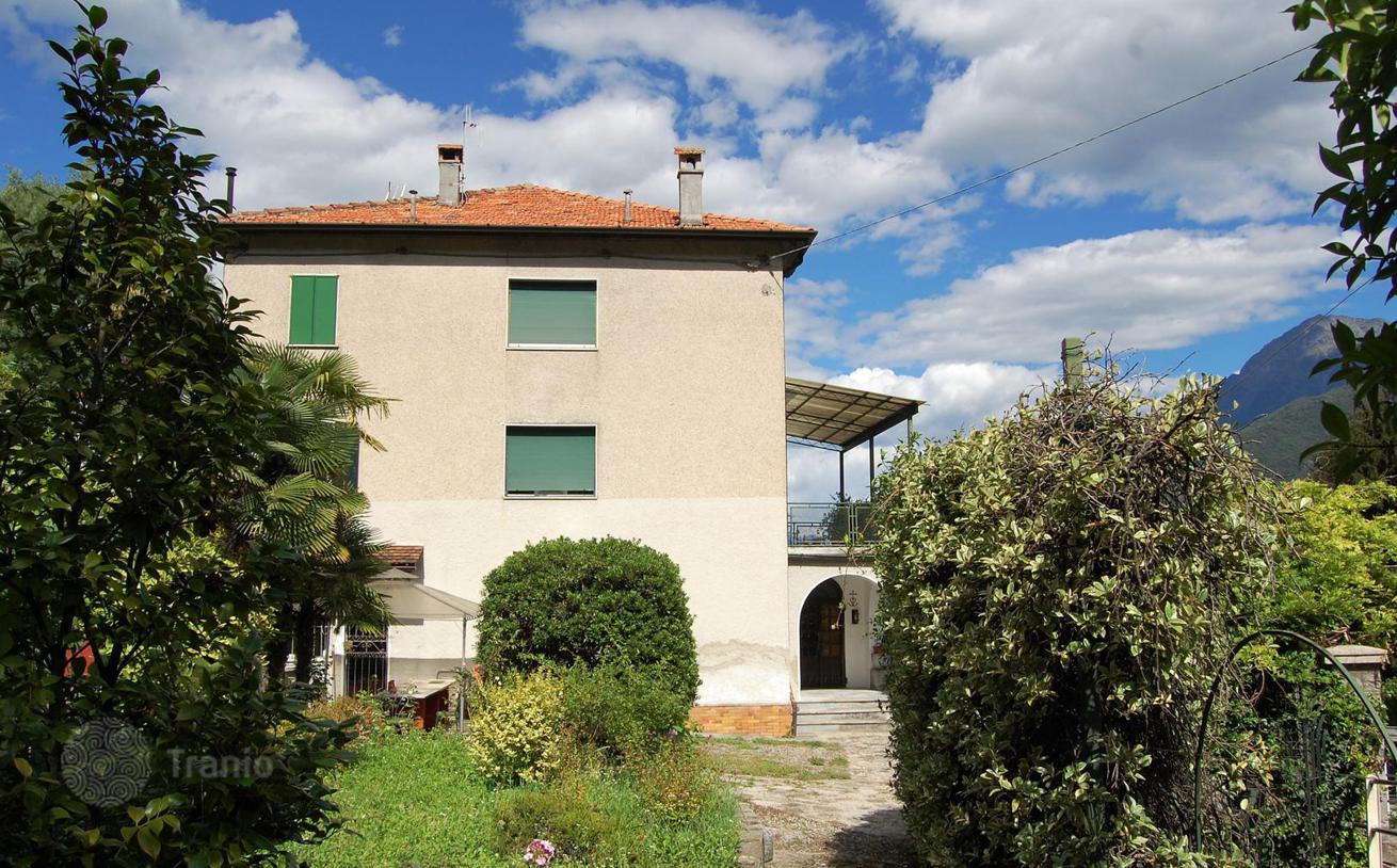 Villa for sale in Milan, Italy — listing #1717316