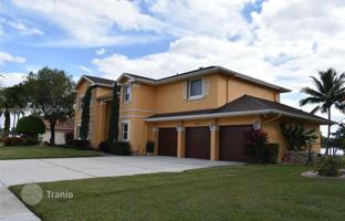 5-bedroom house 422 m² in Pembroke Pines for $1,050,000