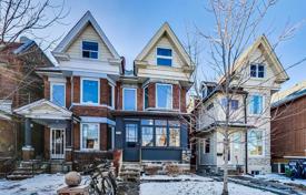 Terraced house – Saint Clarens Avenue, Old Toronto, Toronto,  Ontario,   Canada for C$2,128,000