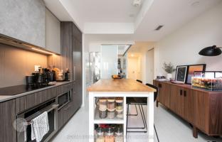 6-bedroom apartment in Western Battery Road for C$1,102,000