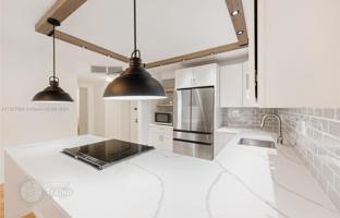 1-bedroom apartments in condo 93 m² in Hallandale Beach for $345,000