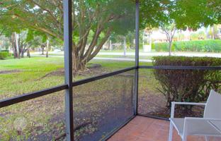2-bedroom apartments in condo 114 m² in Weston for $365,000