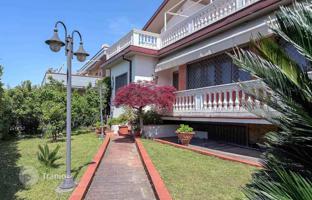 5-bedroom villa 353 m² in Viareggio for 765,000 €
