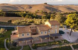 Three-level apartment with a private garden in a villa with a pool and a parking in Lajatico, Tuscany, Italy for 580,000 €