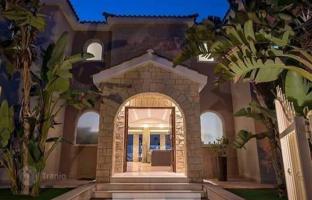6-bedroom cottage 370 m² in Universal for 1,500,000 €