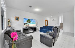 3-bedroom house 172 m² in Miami for $475,000