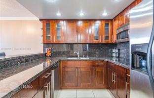 1-bedroom apartments in condo 69 m² in Hallandale Beach for $349,000
