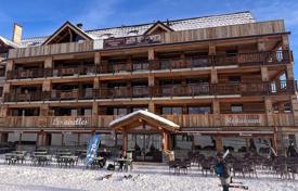 Ski in and out 6 bedroom penthouse apartment on the piste — Summer 2024 completion (A) (AP) for 1,560,000 €