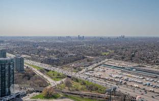 4-bedroom apartment in Etobicoke for C$902,000