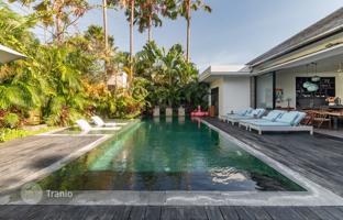 3-bedroom villa 300 m² in Tibubeneng for $420,000