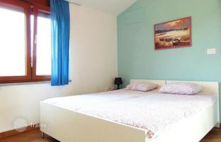 9-bedroom house 350 m² in Pomer for 990,000 €