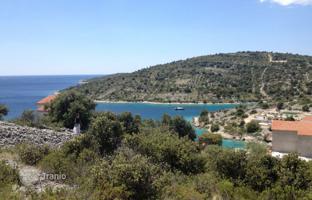 Land plot 690 m² in Sevid for 280,000 €