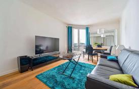 One-bedroom apartment near the Porte de Saint-Cloud metro station, 16th arrondissement of Paris, France for 456,000 €