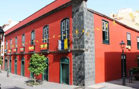 Spacious cottage with a patio and a garage, Puerto de la Cruz, Spain for 2,100,000 €