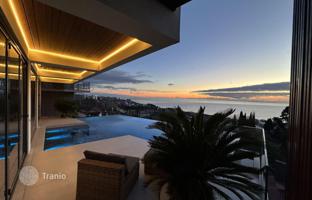 Detached house 350 m² in Batumi for $607,000