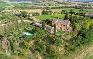 6-bedroom villa 340 m² in Cortona for 1,450,000 €
