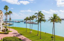 Cosy flat with ocean views in a residence on the first line of the beach, Fisher Island, Florida, USA for $1,849,000