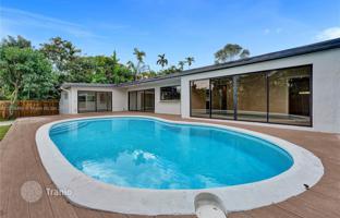 4-bedroom house 231 m² in North Miami Beach for 1,155,000 €