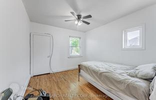 8-bedroom house in York for C$1,239,000