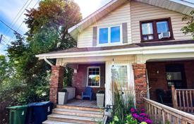 Terraced house – Woodbine Avenue, Toronto, Ontario,  Canada for C$1,328,000