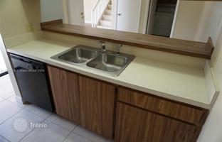 2-bedroom house 115 m² in West Palm Beach for $275,000