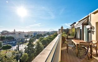 One-bedroom apartment with stunning views of the sea and the old town of Nice, Cote d'Azur, France for 1,050,000 €