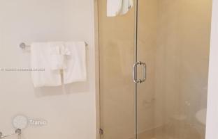 1-bedroom apartments in condo 78 m² in South Ocean Drive for $690,000