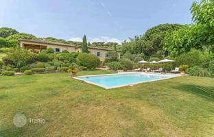 Stylish villa with a pool and a large plot in La Croix-Valmer, Côte d'Azur, France for 3,900,000 €