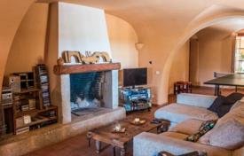 8-bedrooms townhome 600 m² in Girona, Spain for 850,000 €