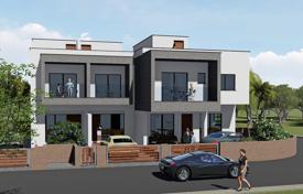 Furnished townhouse with a garden and a jacuzzi in a new complex near the sea, Paphos, Cyprus for 273,000 €