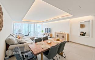 Sunny furnished apartment right on the beach in Estepona, Andalusia, Spain for 645,000 €