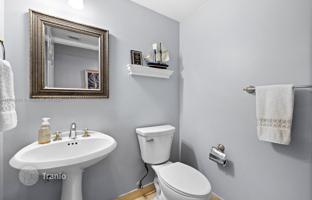 2-bedroom apartments in condo 156 m² in Collins Avenue for $1,389,000