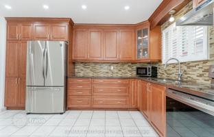 8-bedroom house in Scarborough for C$1,293,000