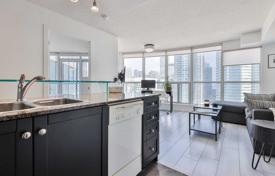 Apartment – Queens Quay West, Old Toronto, Toronto,  Ontario,   Canada for C$885,000