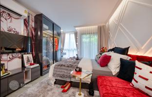Stylish residential complex with a large swimming pool, gyms and parking in Bangkok, Thailand for From $73,000