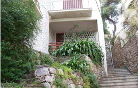 Cosy villa with a terrace, mountains views and a spacious plot, Varkiza, Attica, Greece for 2,500,000 € Cosy villa with a terrace, mountains views and a spacious plot, Varkiza, Attica, Greece for 2,500,000 €
