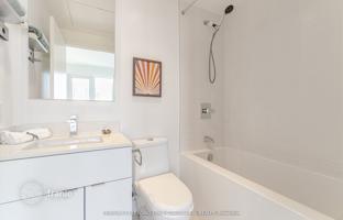 5-bedroom apartment in Grenville Street for C$1,152,000