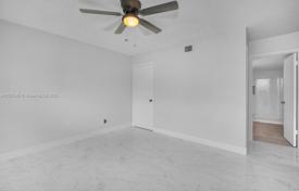 Condo – Lauderdale Lakes, Broward, Florida,  USA for $275,000