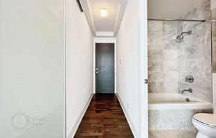 4-bedroom apartment in Charles Street East for C$887,000