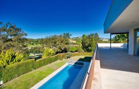 Fabulous well priced 6 bedroom luxury villa in a superb location in Sotogrande Alto for 1,850,000 €